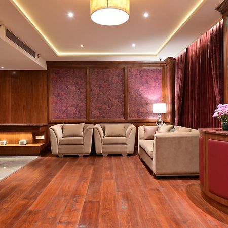 Clarens Hotel Gurgaon Exterior photo