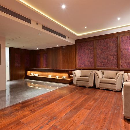 Clarens Hotel Gurgaon Exterior photo