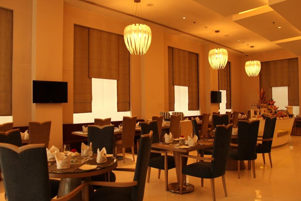 Clarens Hotel Gurgaon Exterior photo