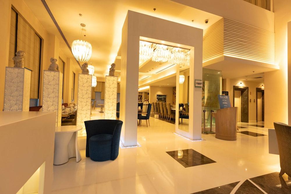 Clarens Hotel Gurgaon Exterior photo