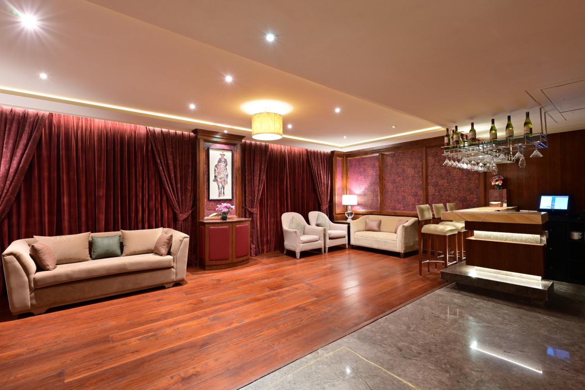 Clarens Hotel Gurgaon Exterior photo