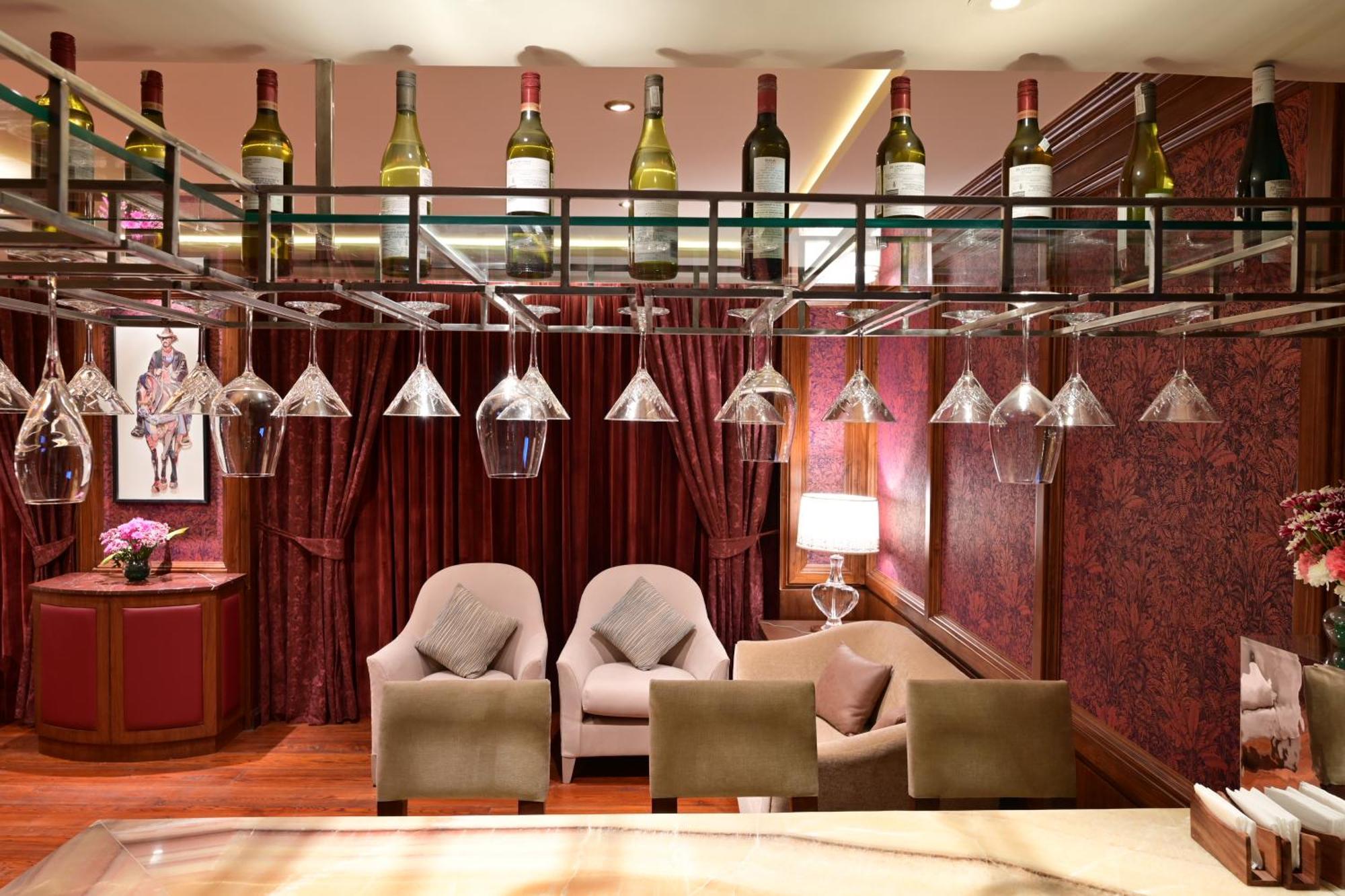 Clarens Hotel Gurgaon Exterior photo