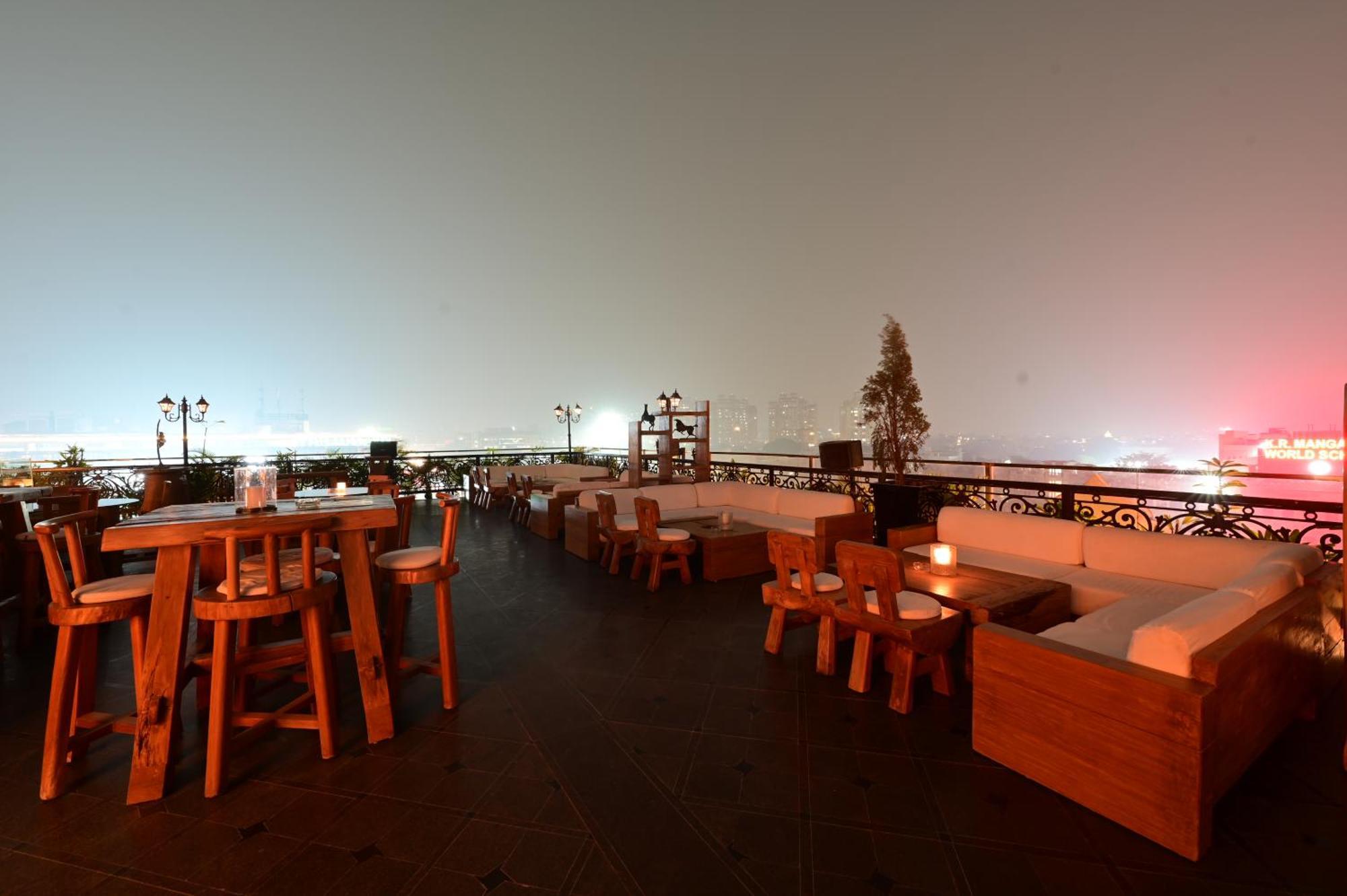 Clarens Hotel Gurgaon Exterior photo