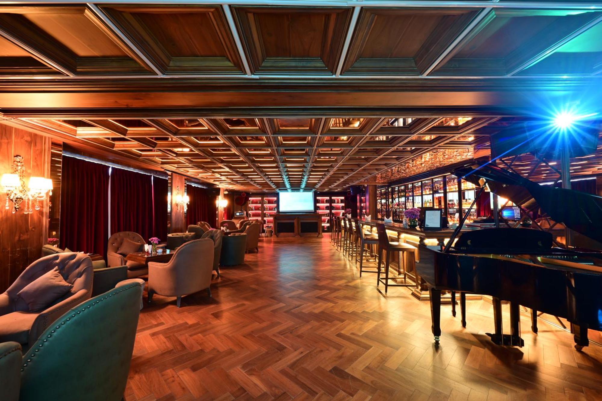 Clarens Hotel Gurgaon Exterior photo