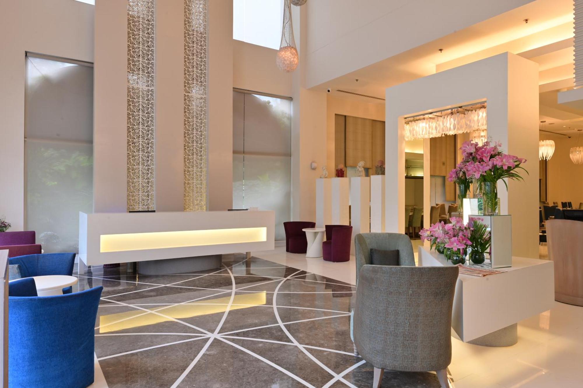 Clarens Hotel Gurgaon Exterior photo