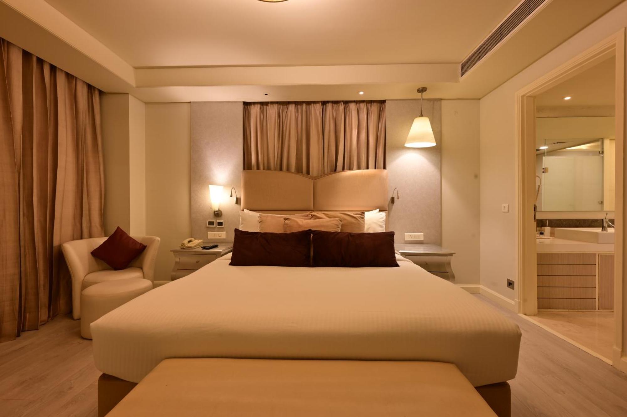 Clarens Hotel Gurgaon Exterior photo