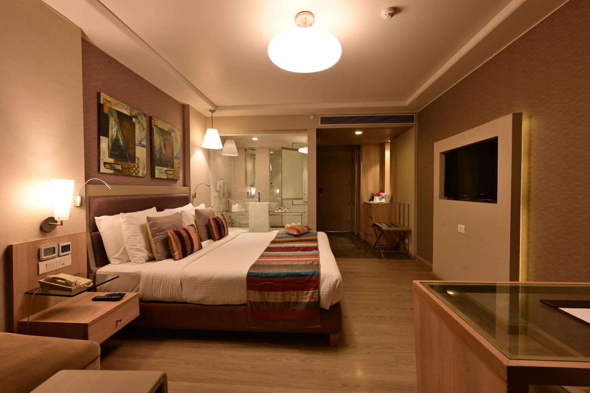 Clarens Hotel Gurgaon Exterior photo