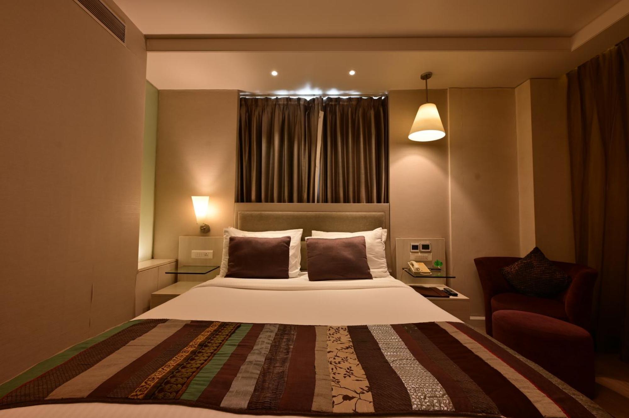 Clarens Hotel Gurgaon Exterior photo