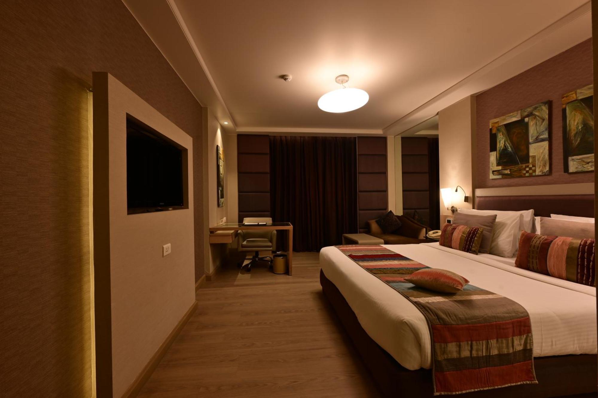 Clarens Hotel Gurgaon Exterior photo