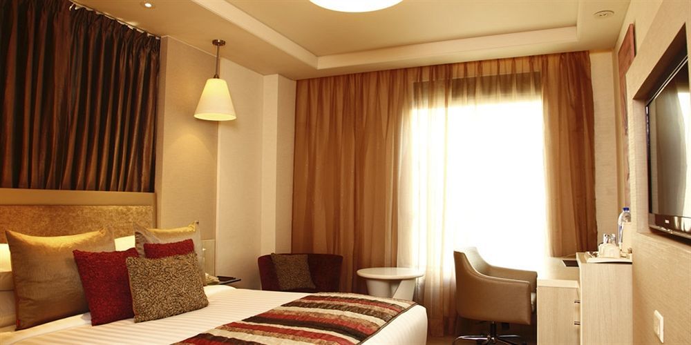 Clarens Hotel Gurgaon Exterior photo