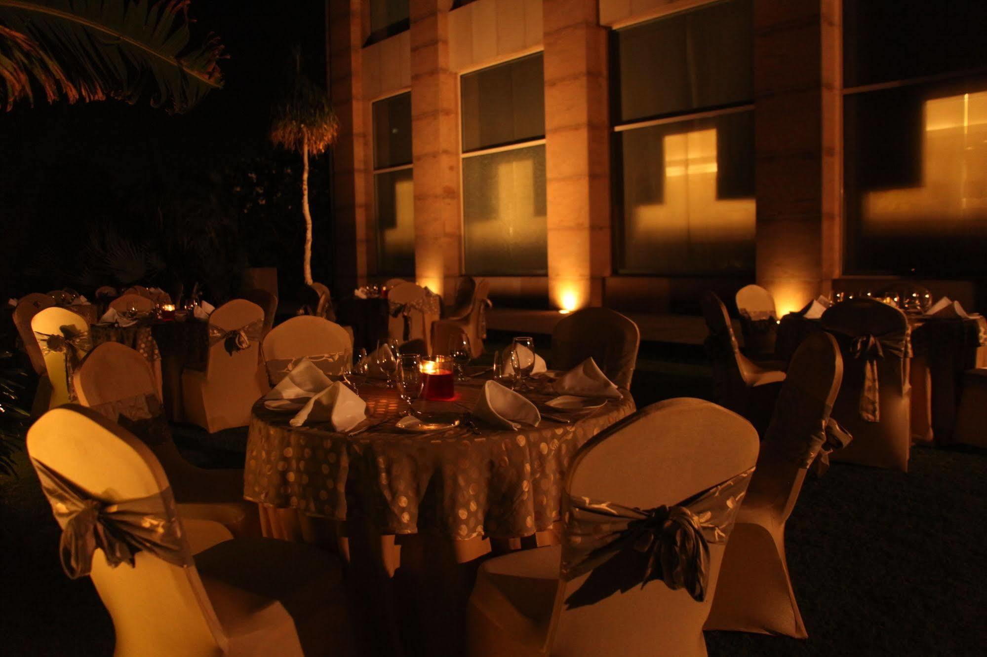 Clarens Hotel Gurgaon Exterior photo