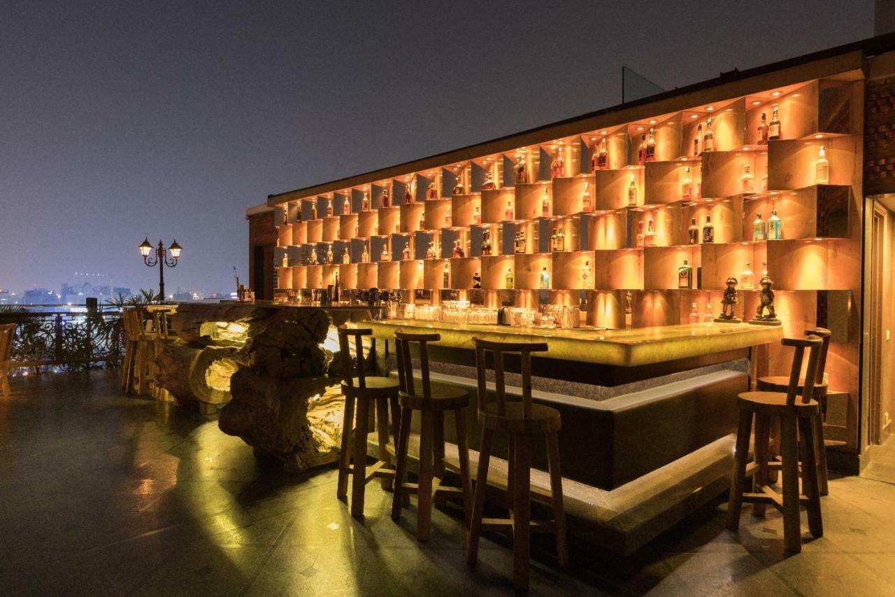 Clarens Hotel Gurgaon Exterior photo